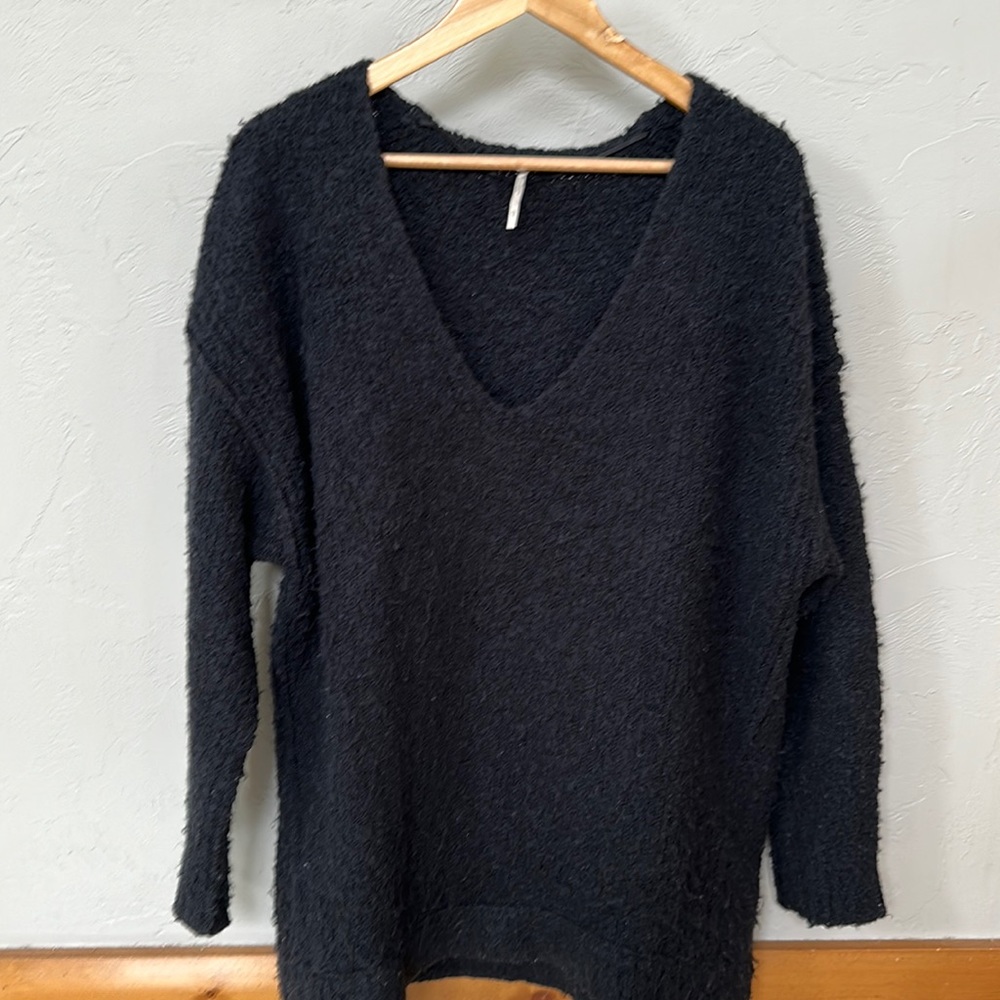Free People Black VNeck sweater XS